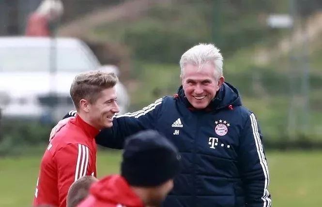 家队的教练 家队的教练