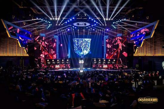 他的表现令 他的表现令